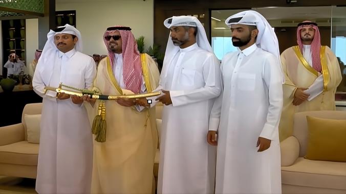 هجن الشحانية تواصل كتابة التاريخ.. «ترف» تهدي الشعار الأدعم سيف ولي العهد السعودي للمرة الثالثة تواليًا